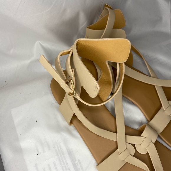 BRAND NEW Nude strappy sandles - Picture 2 of 4